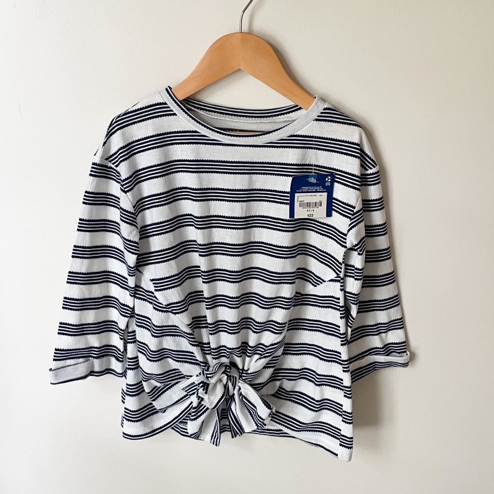 Arizona Jeans Twisted front shirt size 7/8 kids